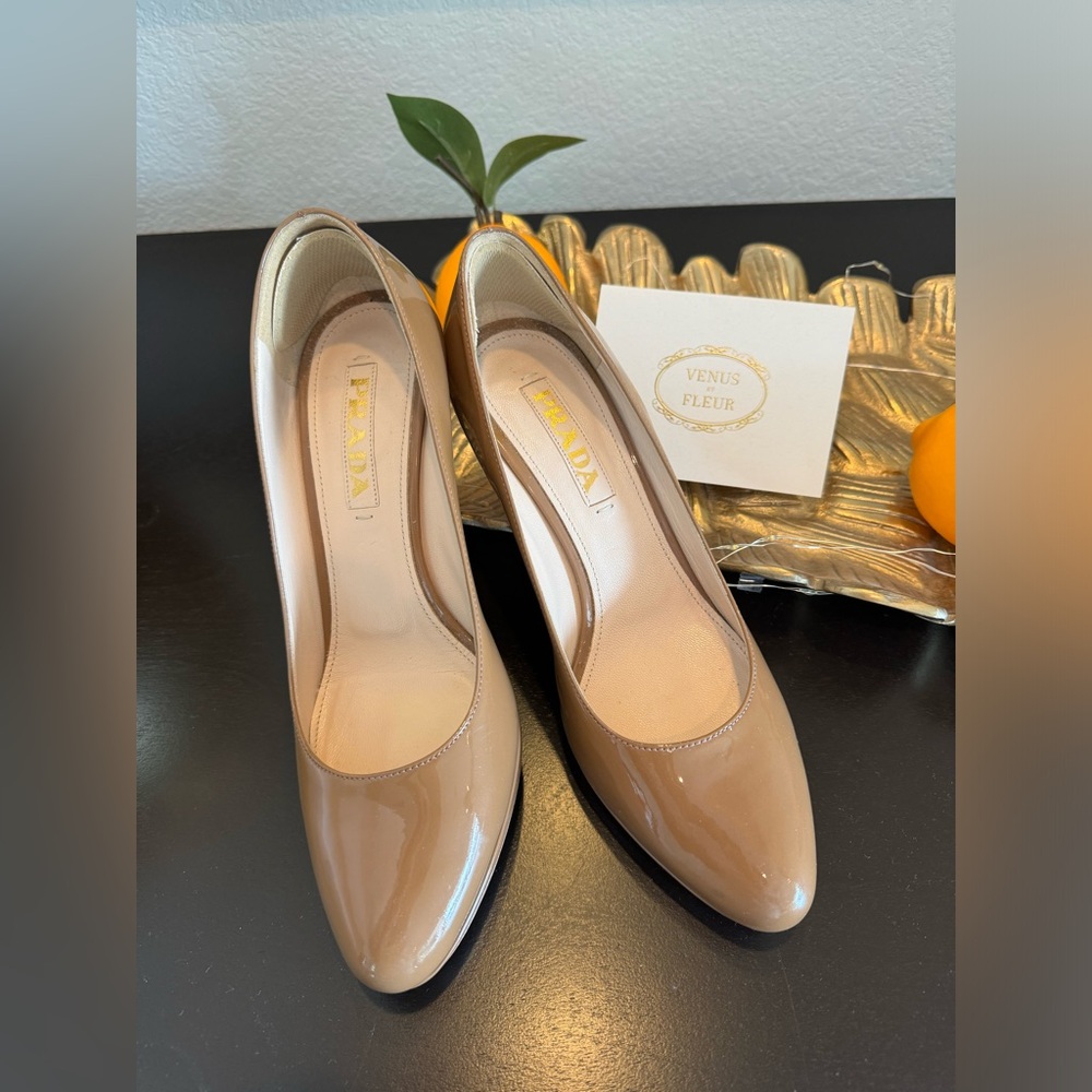 Authentic Prada beige/fawn platform patent leather pumps 3 inch heel ๐ฎ๐น be sexy - Picture 5 of 7